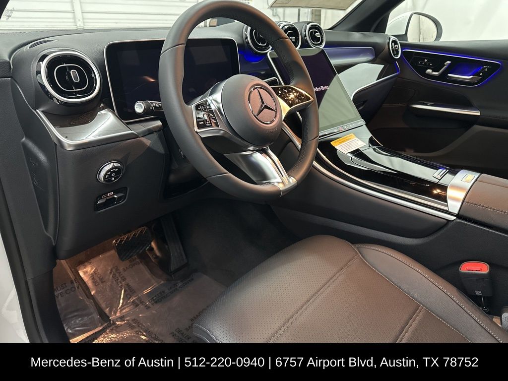 2025 Mercedes Benz GLC 300 photo 7