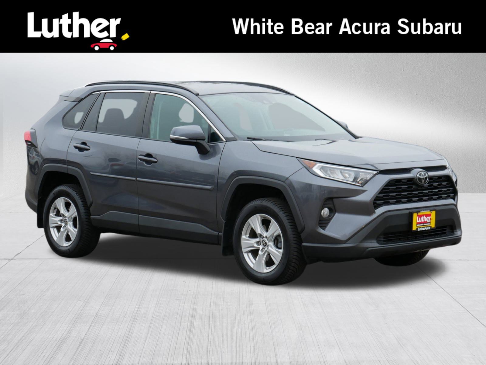 2021 Toyota RAV4 XLE's photo