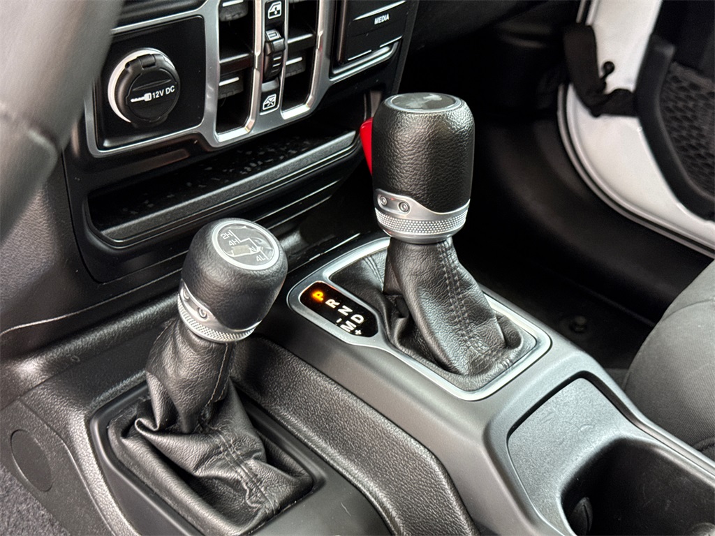 2023 Jeep Wrangler Sport S photo 26