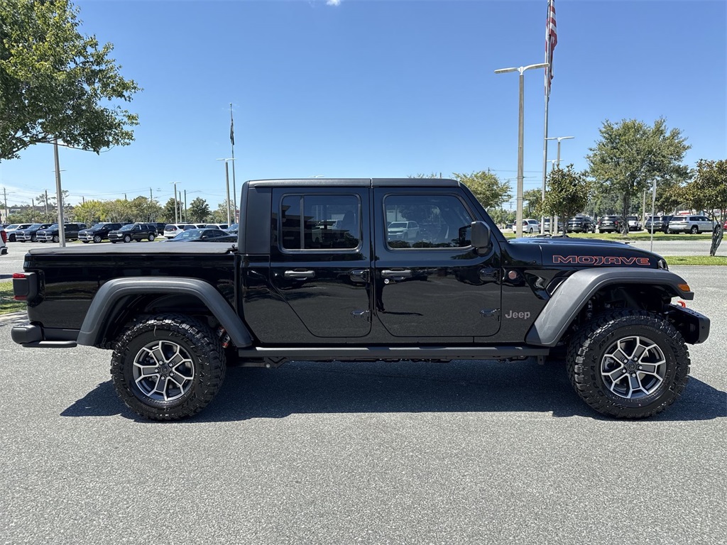2025 Jeep Gladiator Mojave photo 2