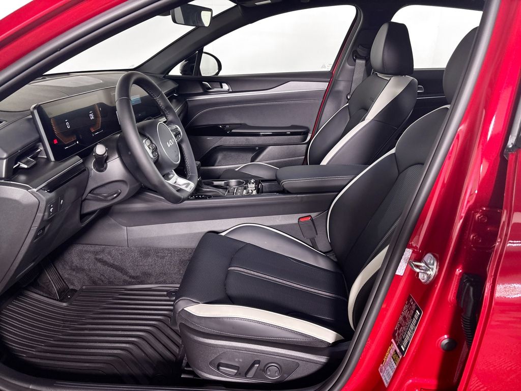 2026 Kia K5 GT-Line photo 11