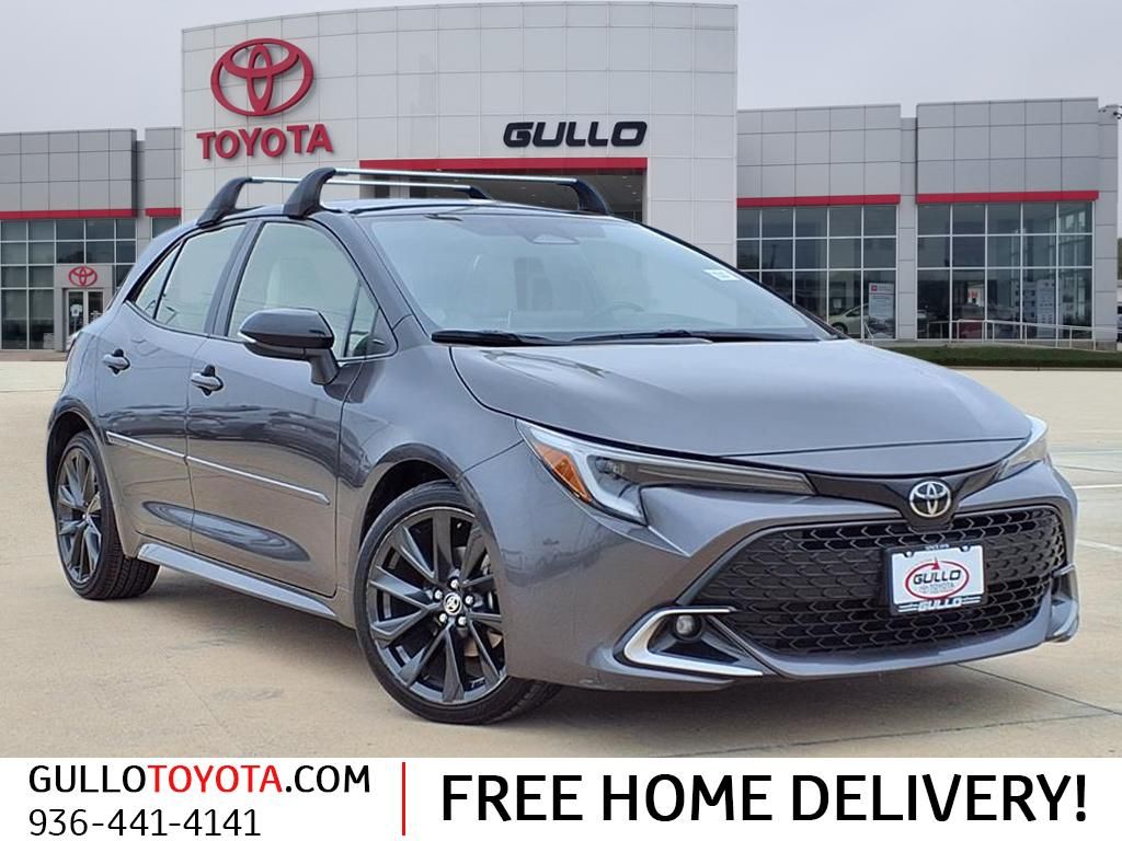 2023 Toyota Corolla Hatchback XSE's photo