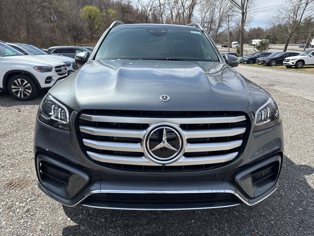 2025 Mercedes Benz GLS 450 4MATIC photo 2