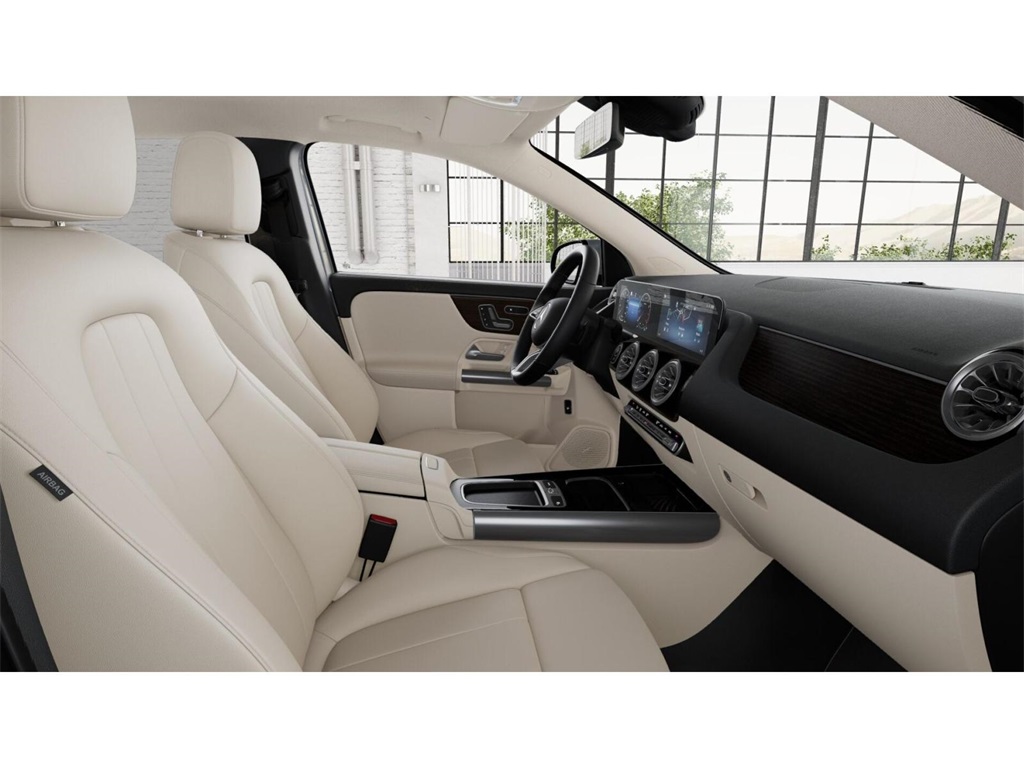 2026 Mercedes Benz GLA 250 4MATIC photo 4