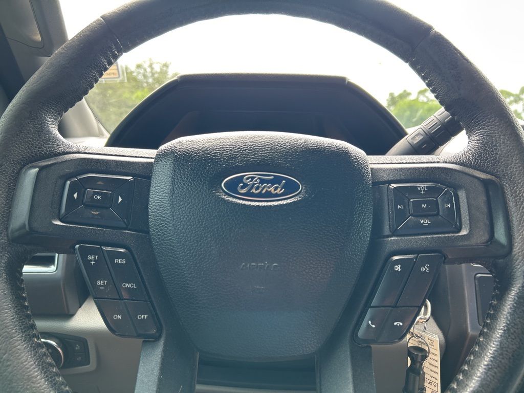 2015 Ford F-150 XLT photo 15