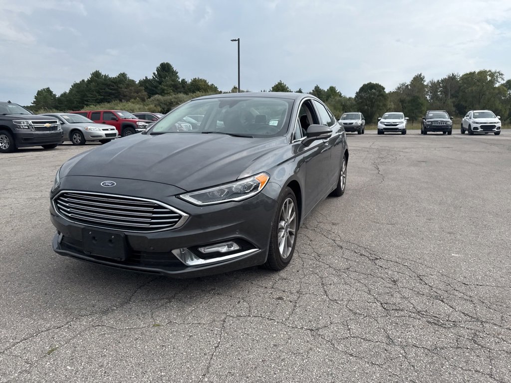 2017 Ford Fusion SE photo 9