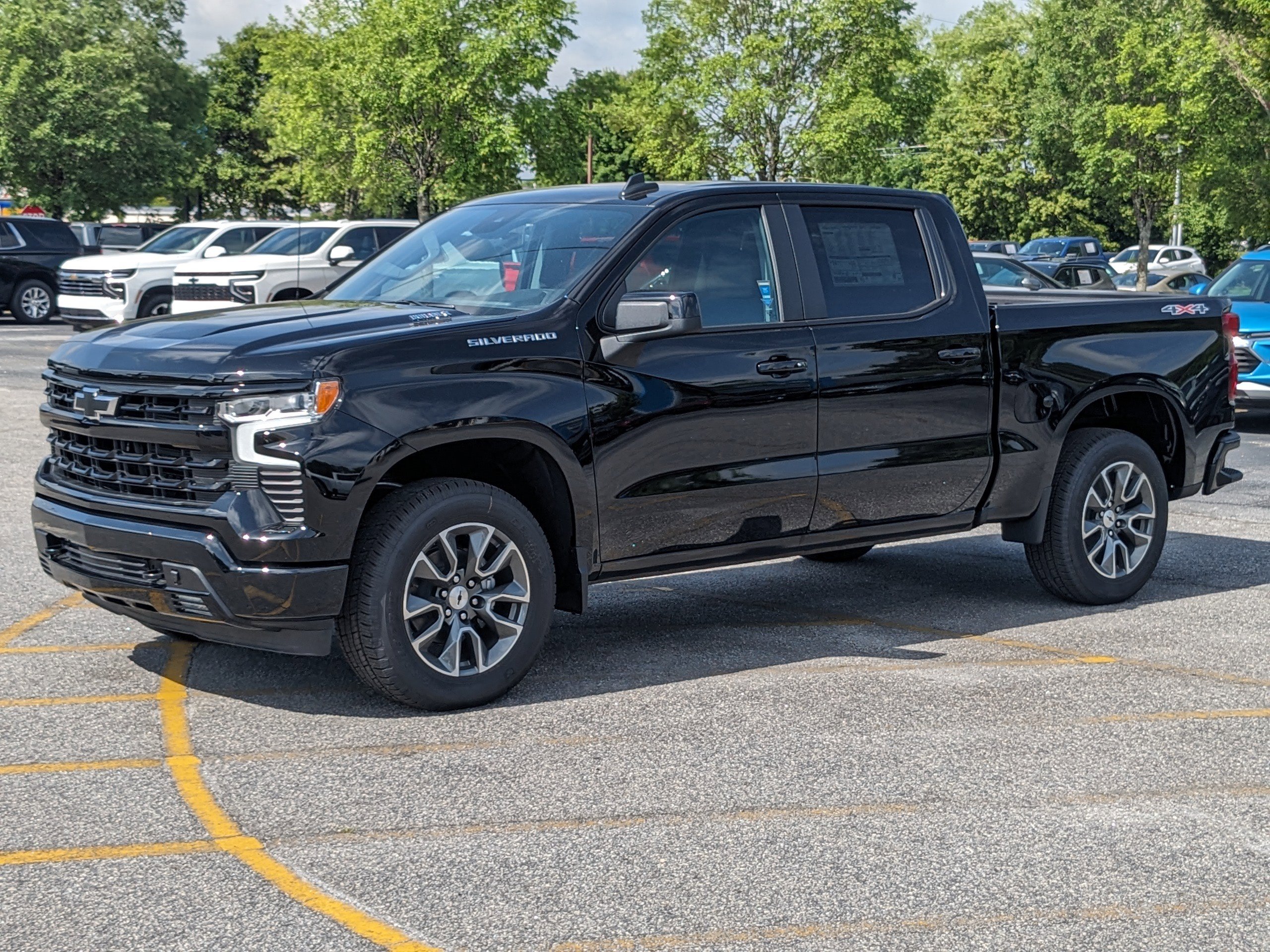 2025 Chevrolet Silverado 1500 RST photo 8