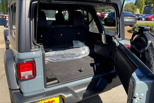 2025 Jeep Wrangler Sport photo 21