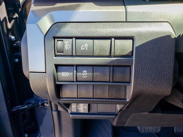 2024 Toyota Tacoma TRD Off-Road photo 11