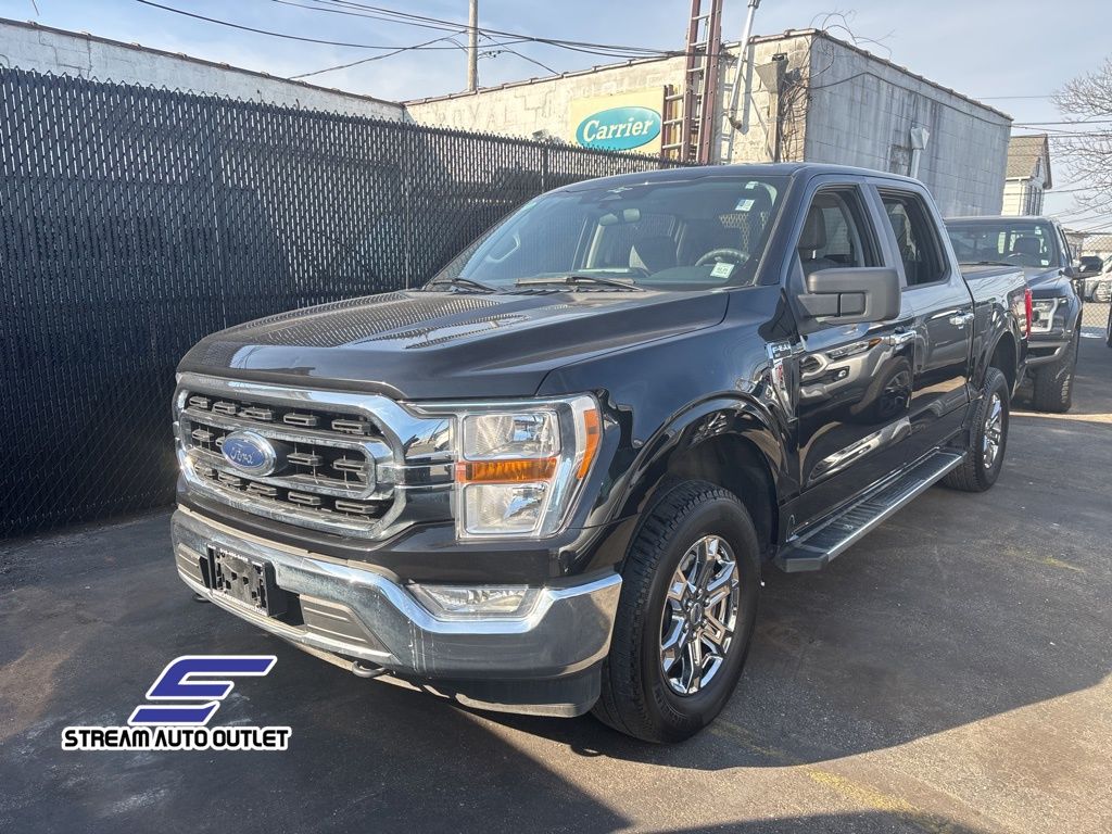 2023 Ford F-150 XLT photo 3