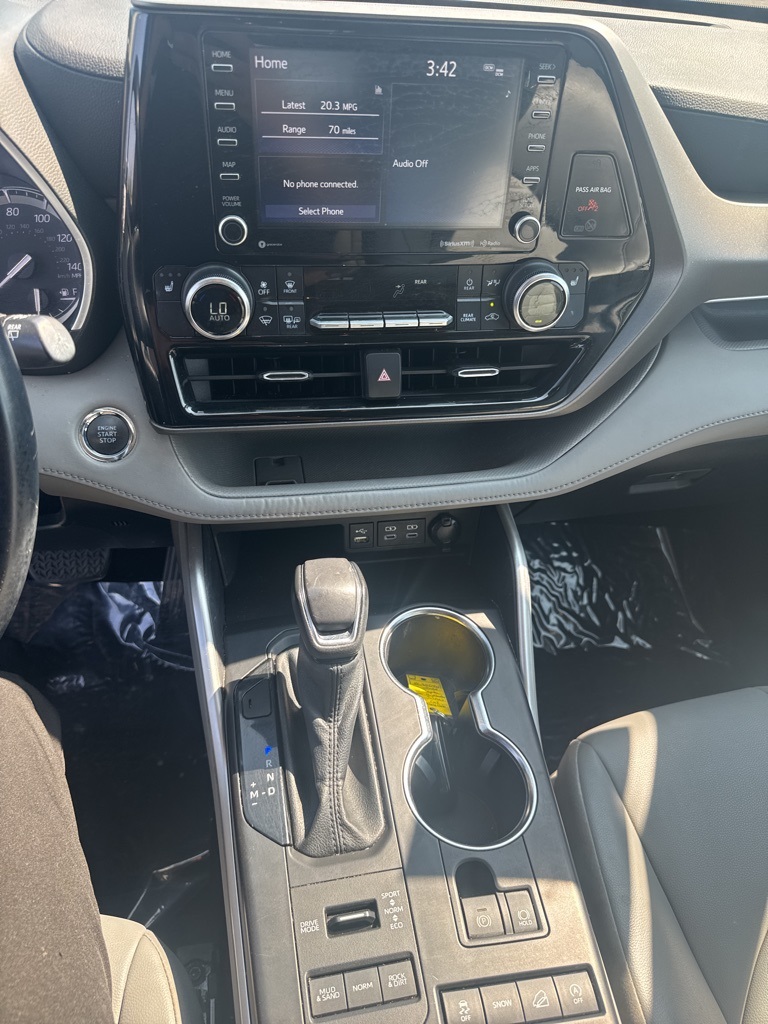 2022 Toyota Highlander XLE photo 9