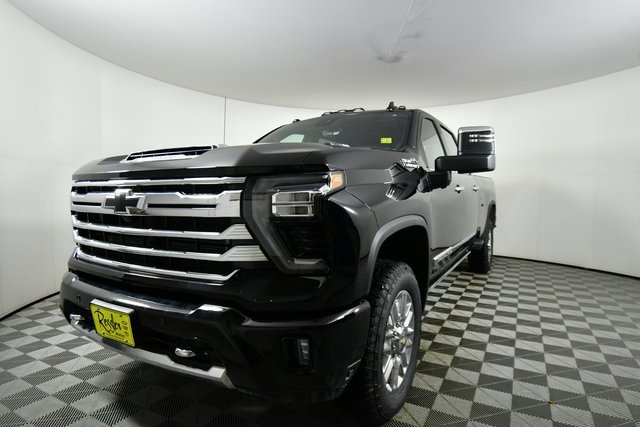 2025 Chevrolet Silverado 3500HD High Country photo 5