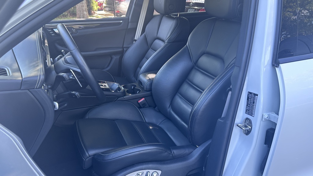 2023 Porsche Macan S photo 5