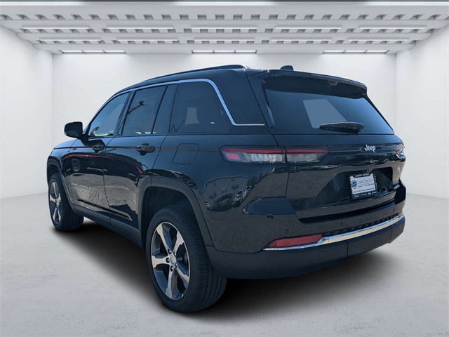 2025 Jeep Grand Cherokee Limited photo 4