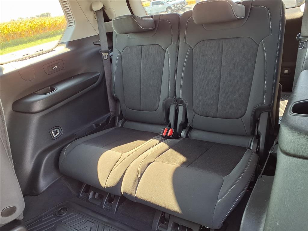 2022 Jeep Grand Cherokee Laredo photo 5