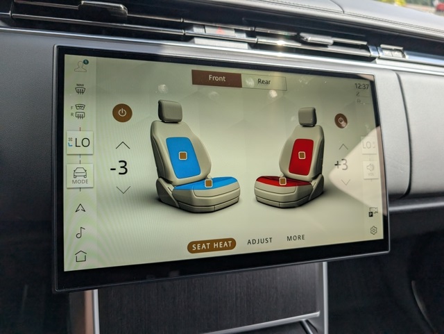 2025 Land Rover Range Rover SE photo 11