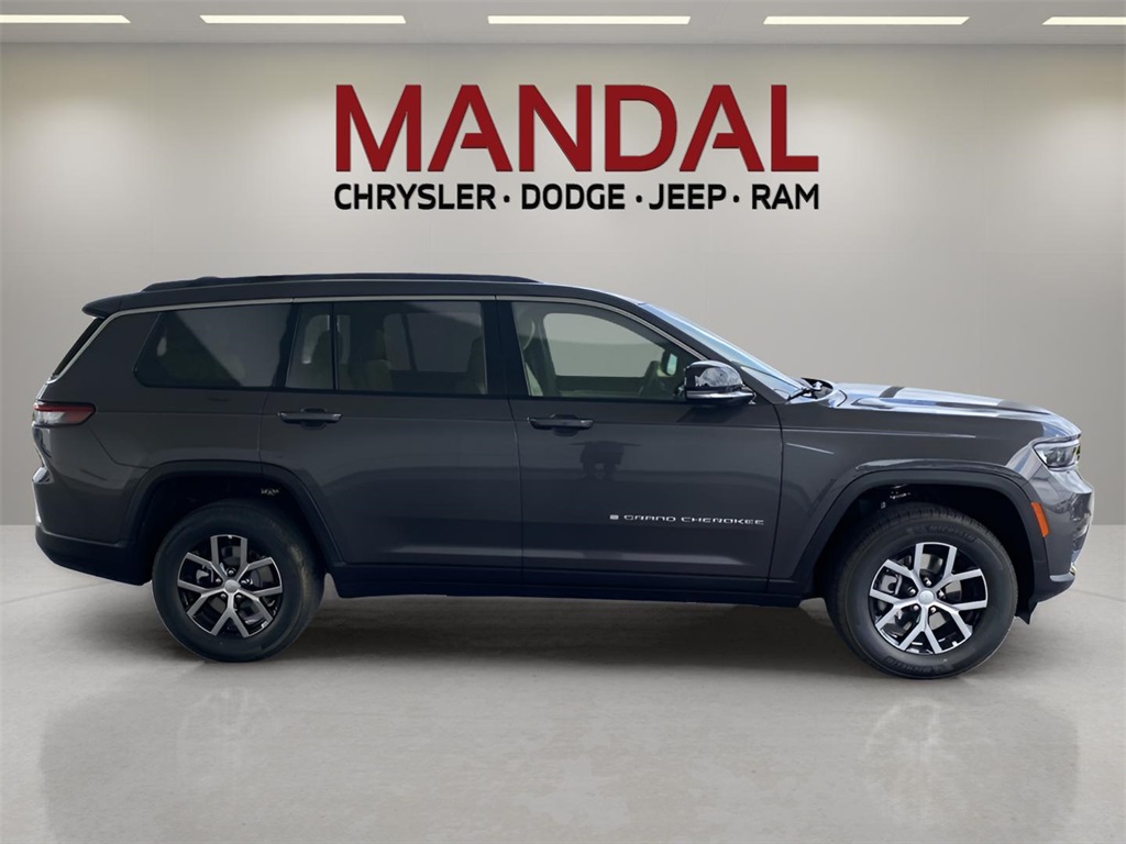 2025 Jeep Grand Cherokee Limited photo 3