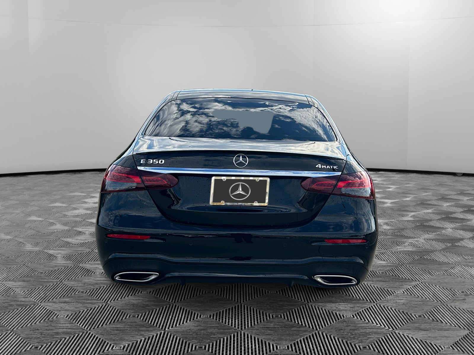 2022 Mercedes Benz E 350 4MATIC photo 4