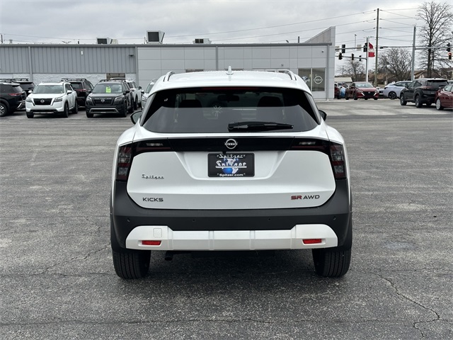 2025 Nissan Kicks SR photo 4