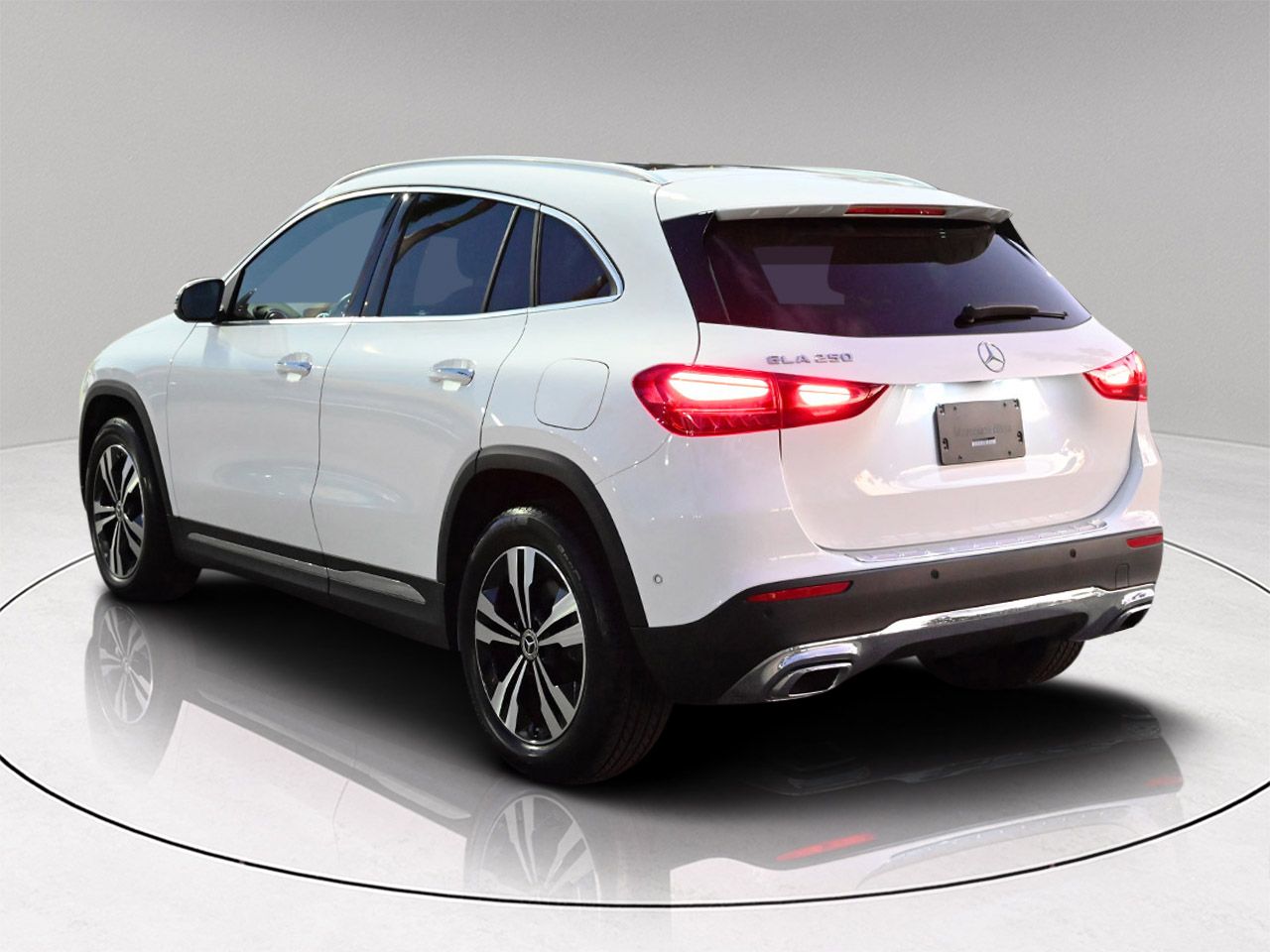 2025 Mercedes Benz GLA 250 photo 4