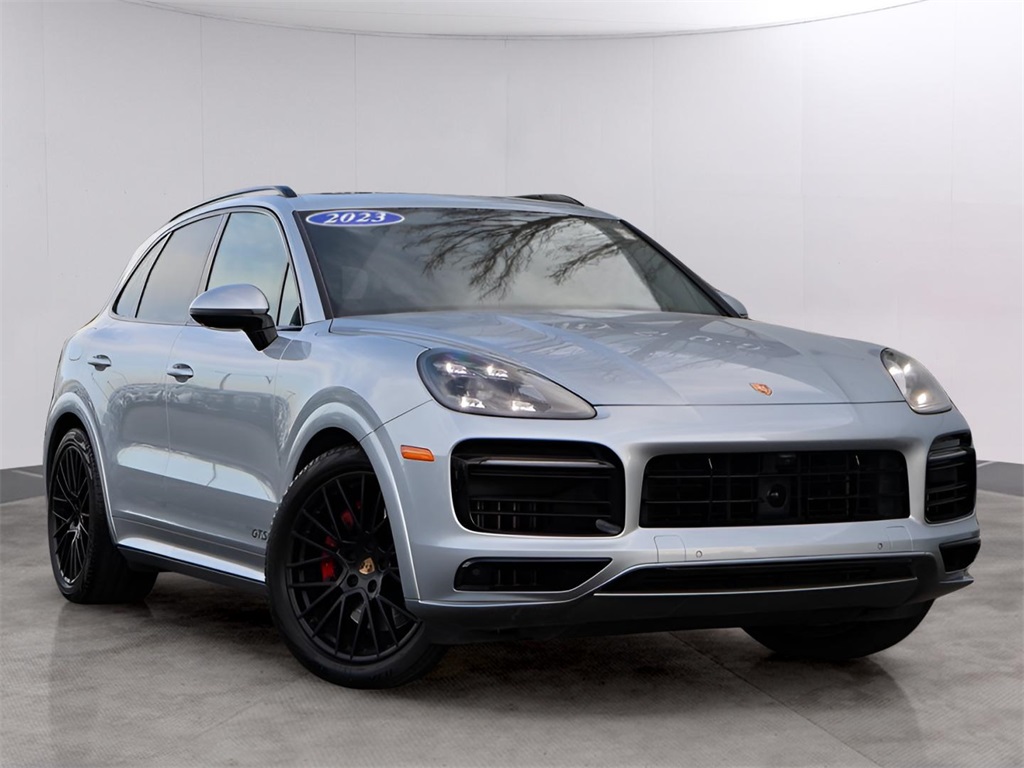 2023 Porsche Cayenne GTS's photo