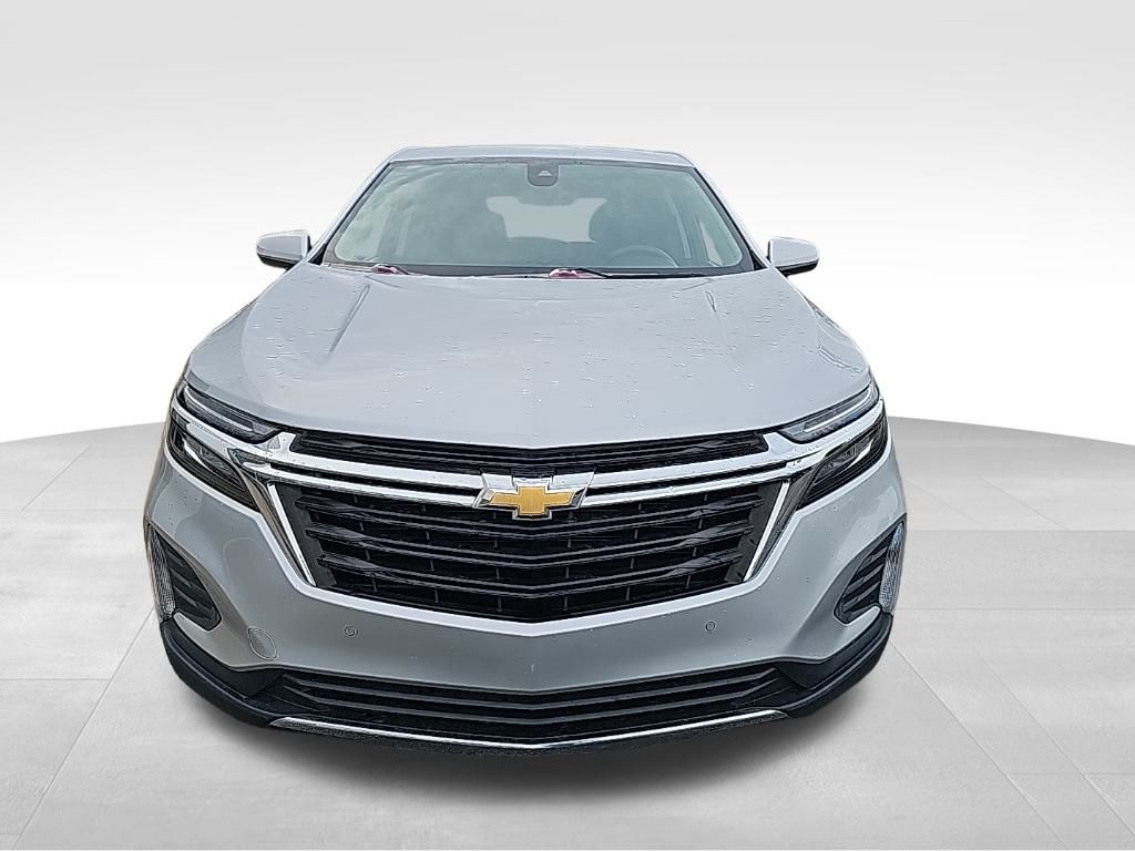 2022 Chevrolet Equinox LT photo 3