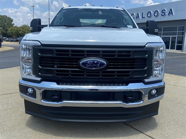 2025 Ford F-350 photo 6