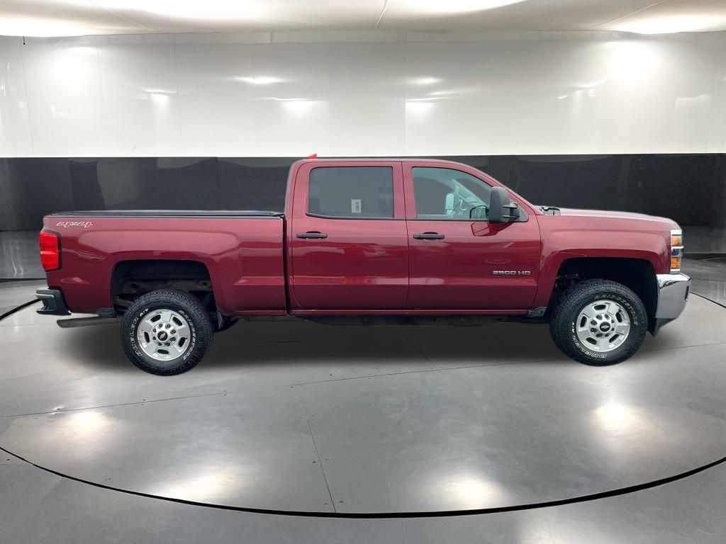 2015 Chevrolet Silverado 2500HD LT photo 3