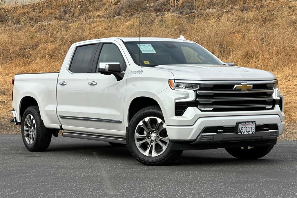 2023 Chevrolet Silverado 1500 High Country photo 2