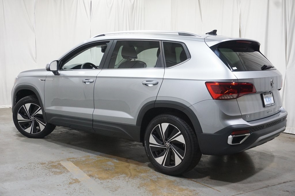 2024 Volkswagen Taos SE photo 7