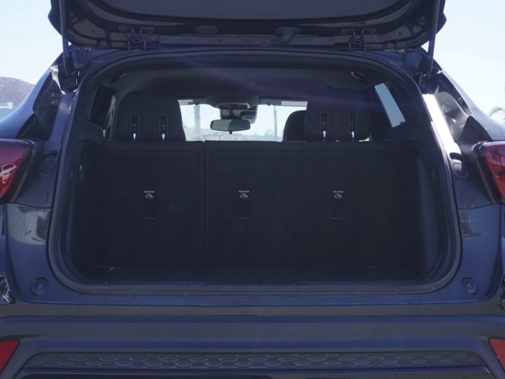 2024 Chevrolet Trax RS photo 3