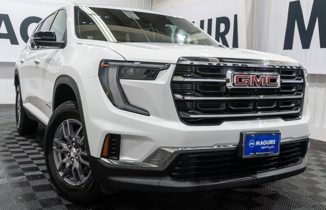 2025 GMC Acadia Base's photo
