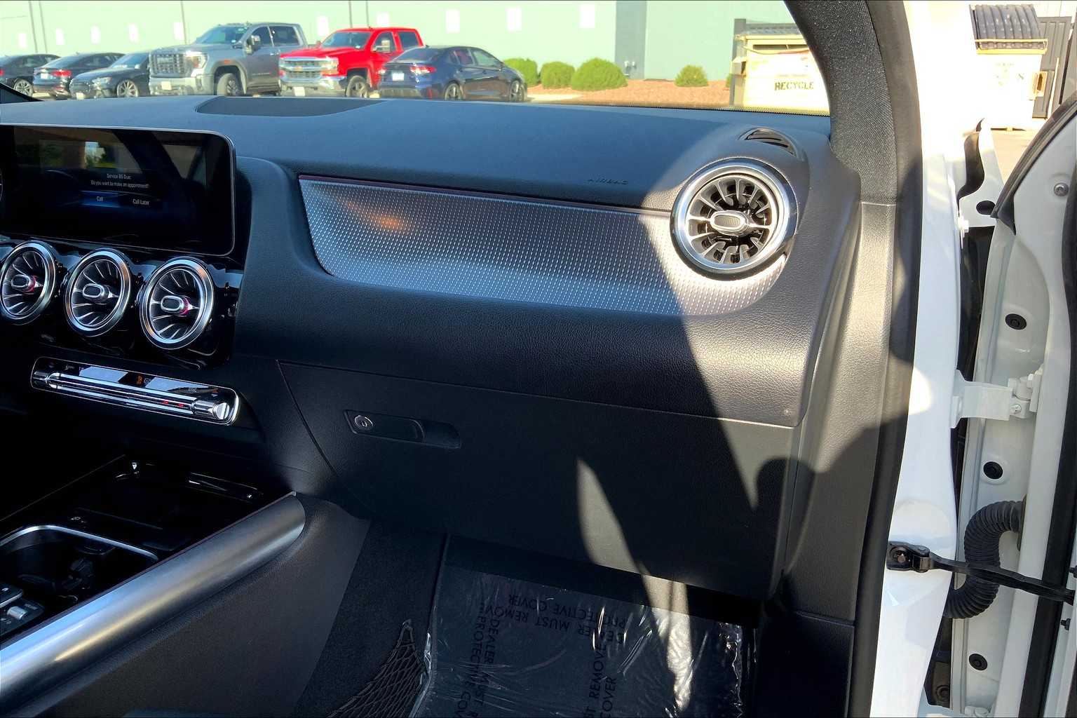 2021 Mercedes Benz GLA 250 photo 17