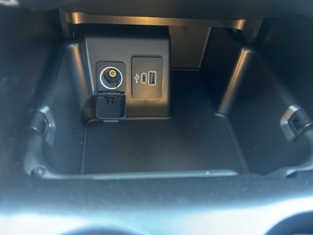 2025 Ford Explorer photo 21