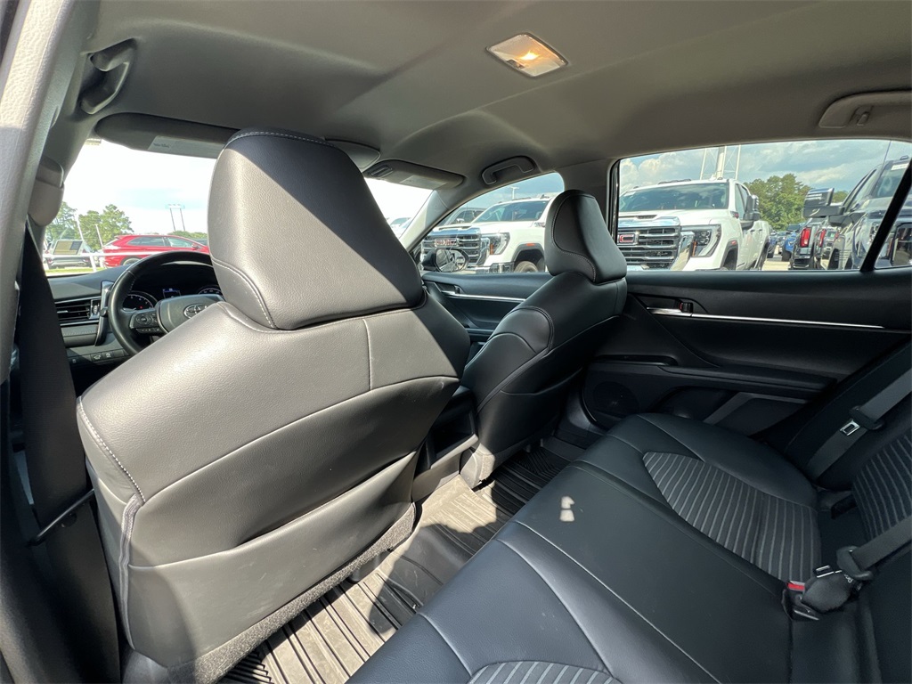 2022 Toyota Camry SE photo 10
