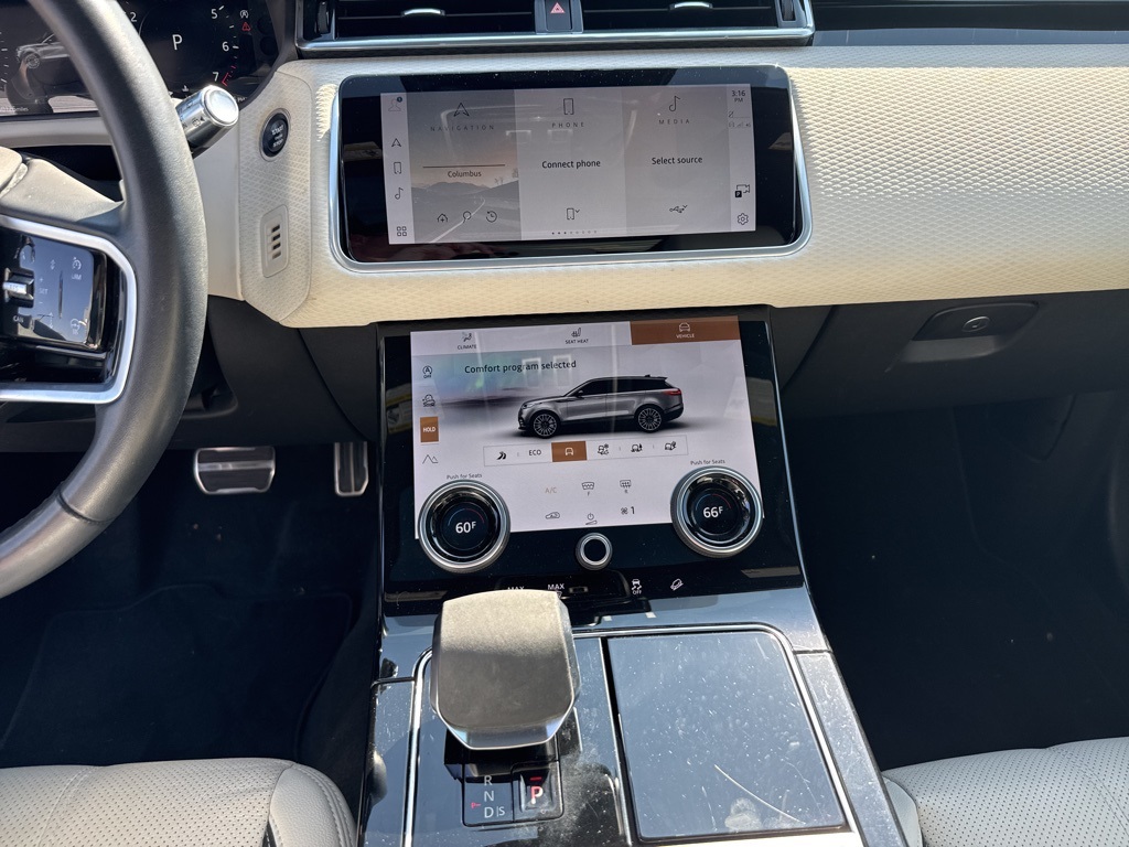 2023 Land Rover Range Rover Velar R-Dynamic S photo 16