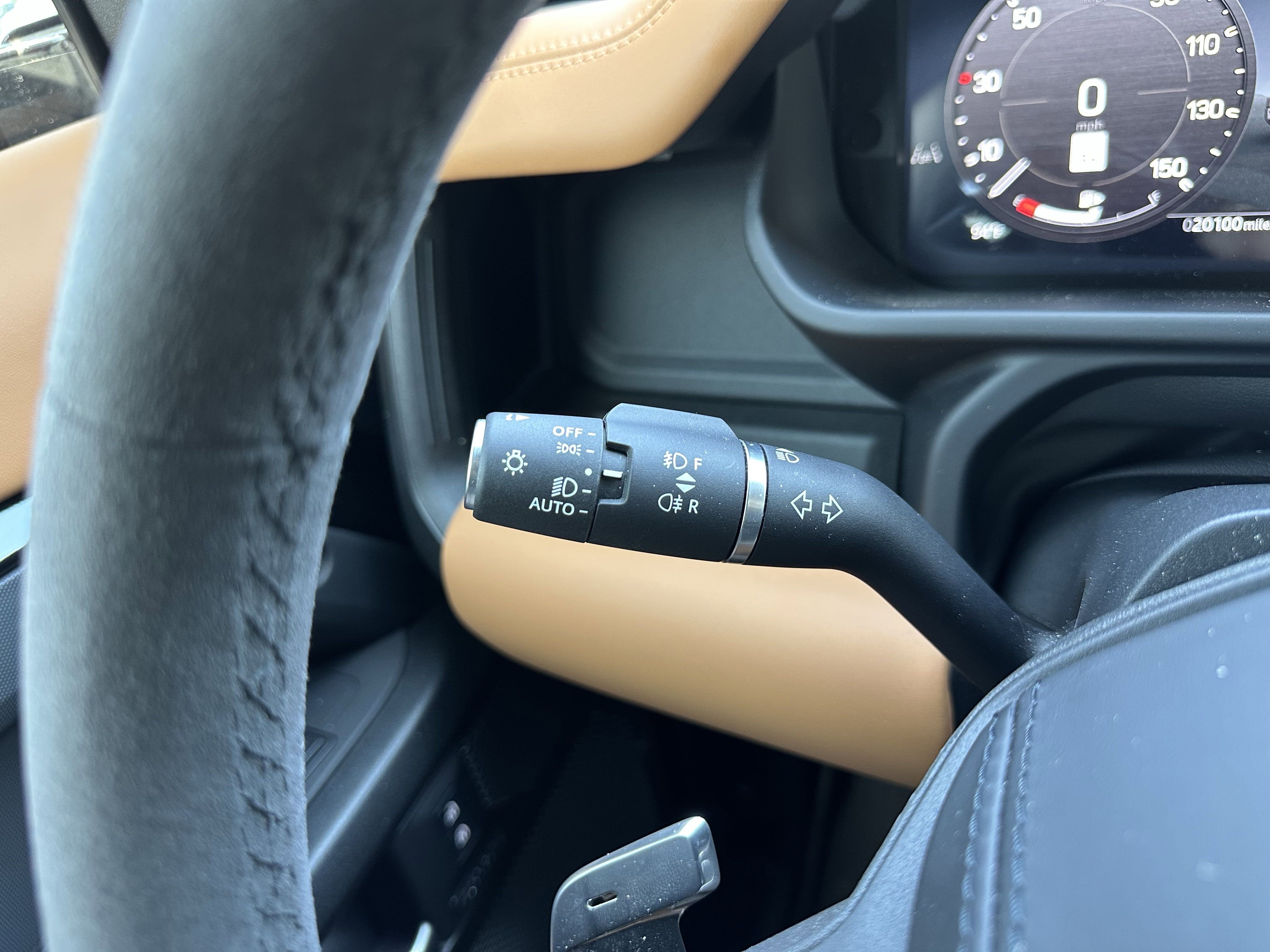 2024 Land Rover Defender V8 photo 12