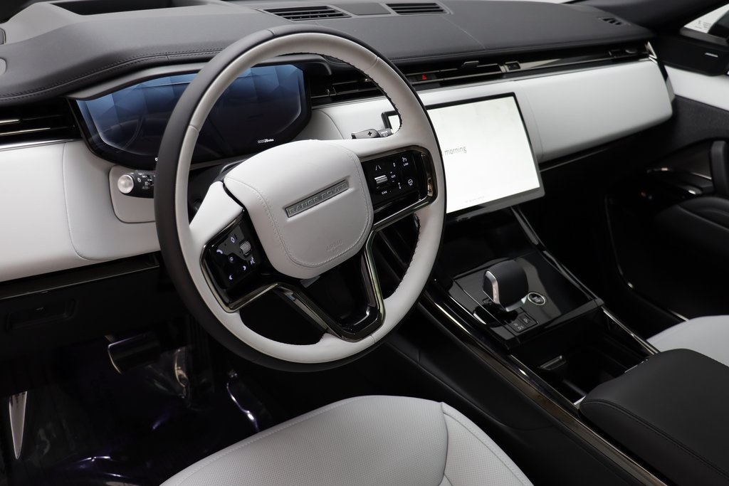 2025 Land Rover Range Rover Sport SE photo 8