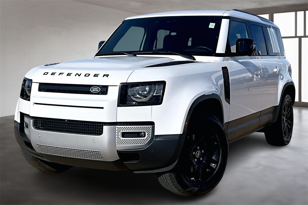2025 Land Rover Defender S's photo