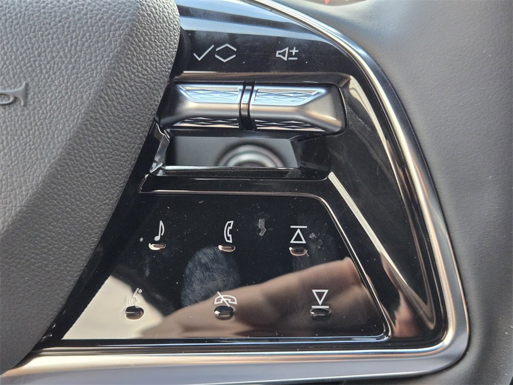 2025 Cadillac Lyriq Luxury photo 30