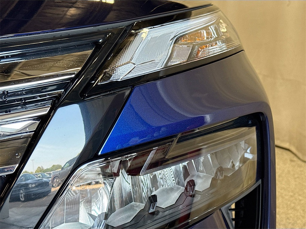 2026 Nissan Rogue SV photo 18