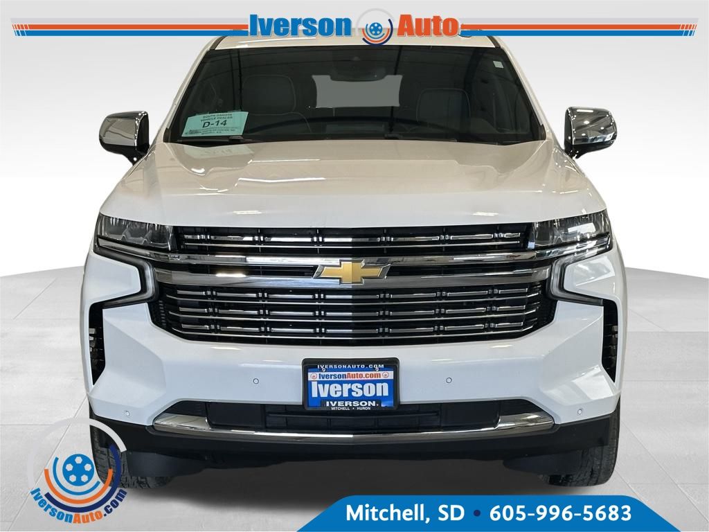 2023 Chevrolet Suburban Premier photo 2