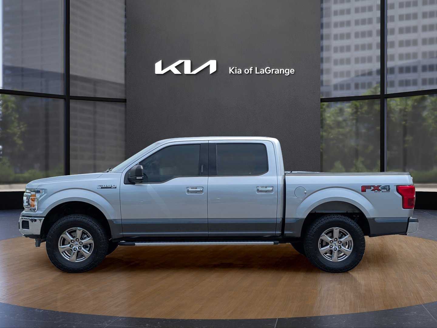 2020 Ford F-150 XLT photo 13
