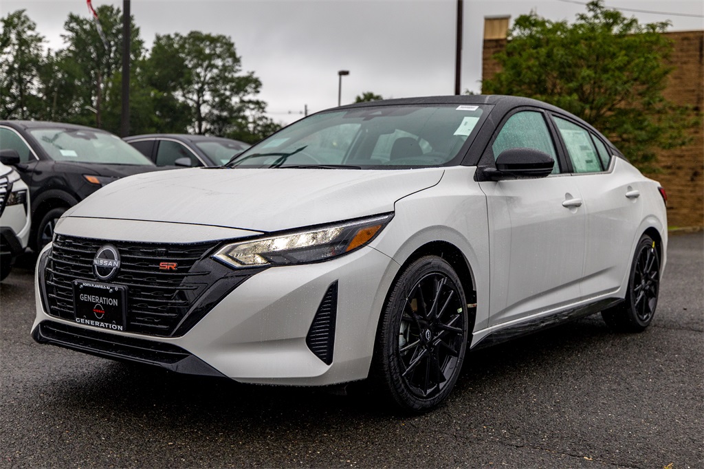 2025 Nissan Sentra SR's photo