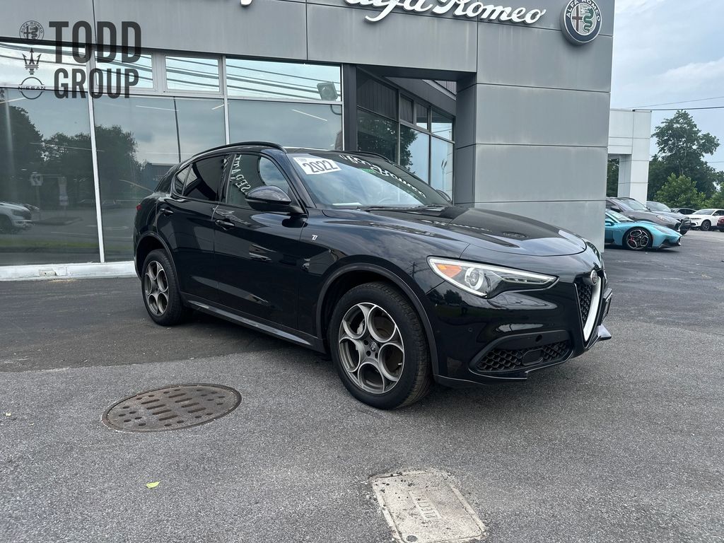 2022 Alfa Romeo Stelvio Ti photo 7