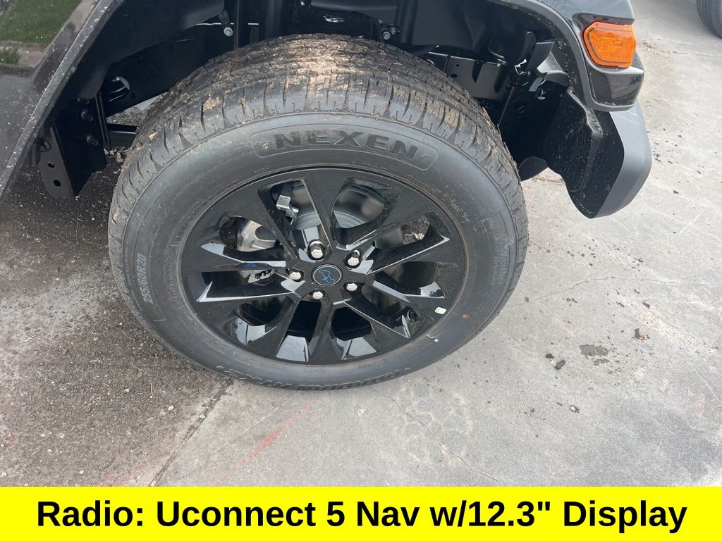 2024 Jeep Wrangler Sahara 4xe photo 8