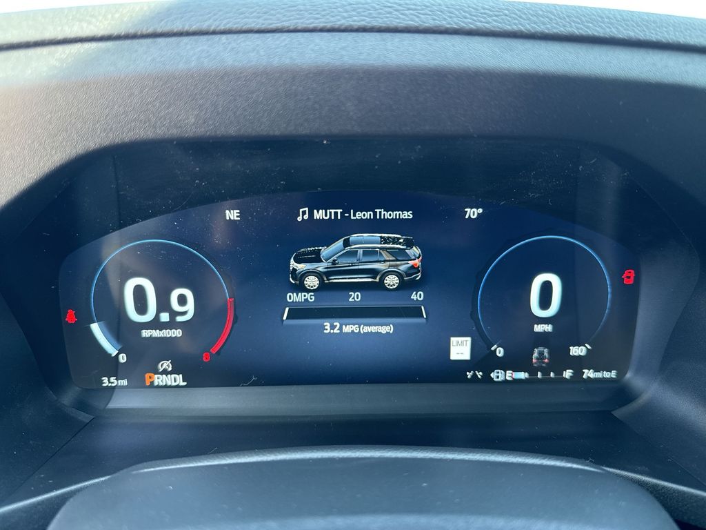 2025 Ford Explorer photo 9