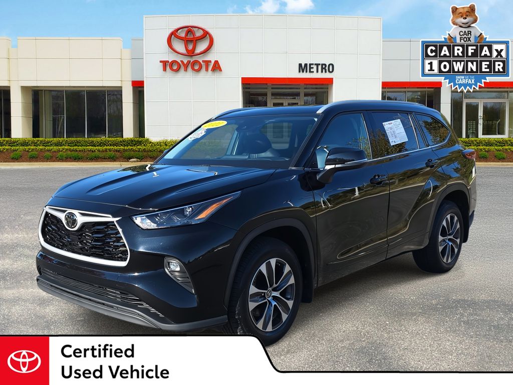 2022 Toyota Highlander XLE's photo