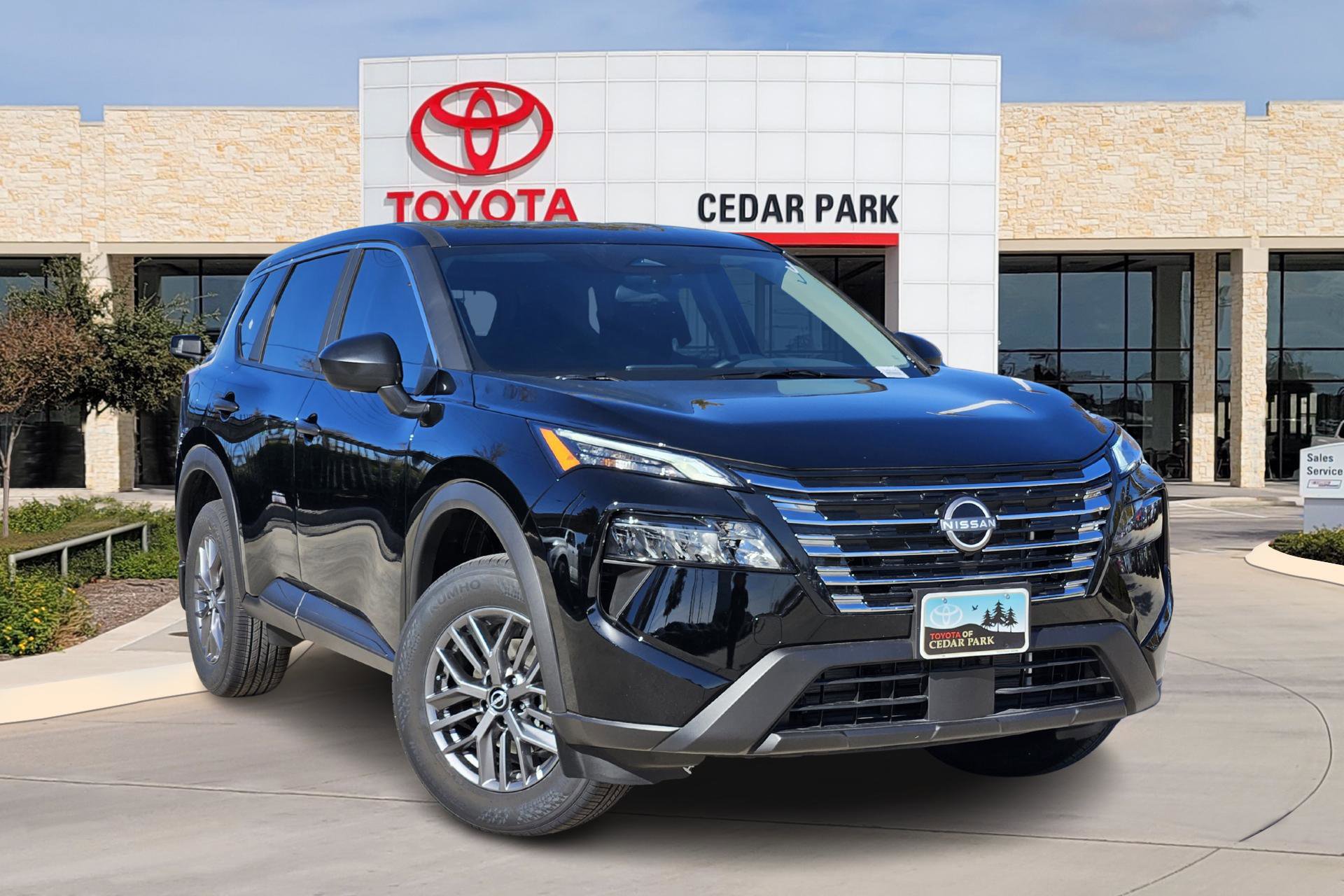 2026 Nissan Rogue S's photo