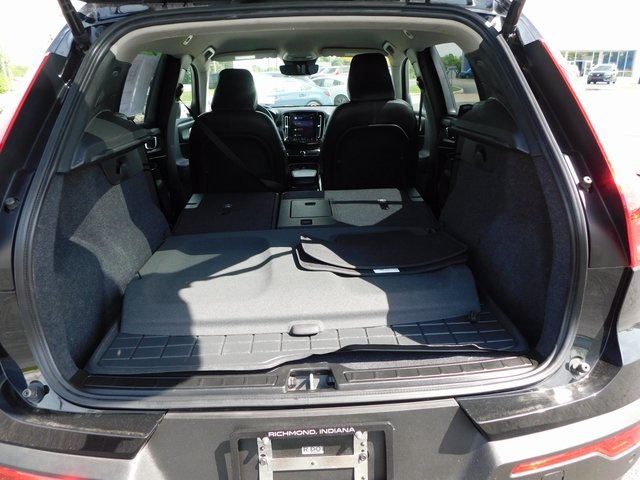 2024 Volvo XC40 Core photo 23